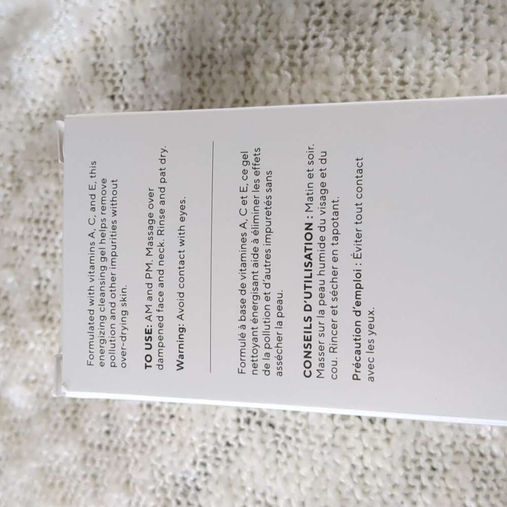 Murad Essential-C Cleanser, 200ml/6.75fl oz - Picture 8 of 11